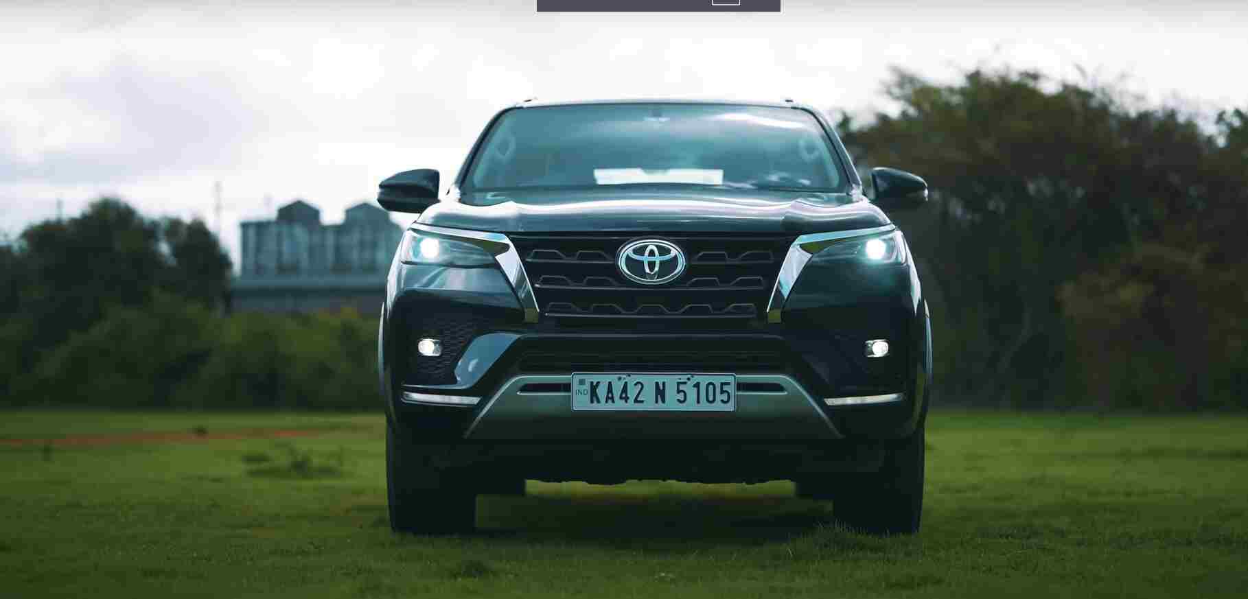 Toyota Fortuner Car on rent Front View (1)