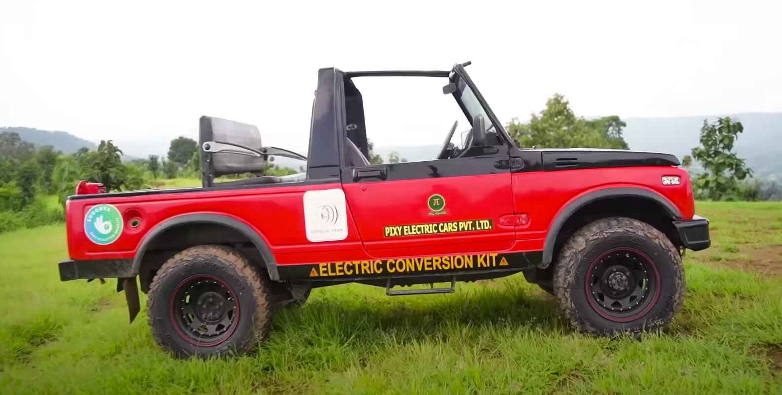 suzuki gypsy car on rent in goa side view