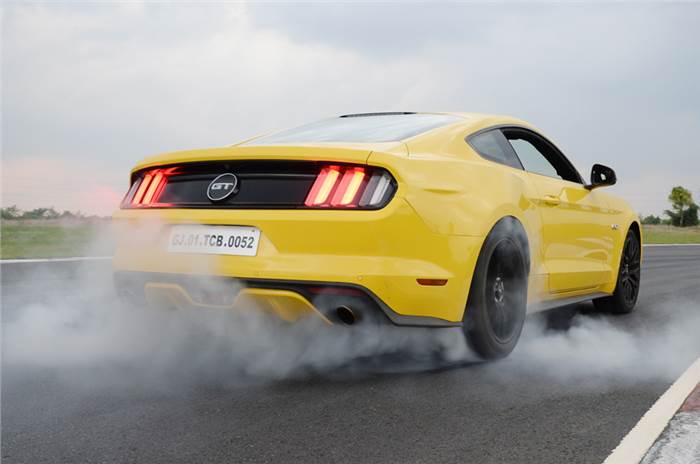 Mustang-burnout